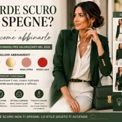 Donna con blazer verde scuro, camicia panna e pantaloni chiari. Scopri come abbinare il verde bottiglia per un look elegante e di tendenza.