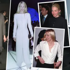 Carolyn Bessette-Kennedy in diversi outfit eleganti: un cappotto grigio, un abito bianco lungo, una camicia bianca con gonna nera e un altro look con camicia bianca.
