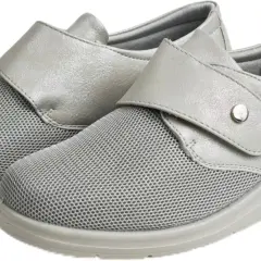 Scarpe grigie donna con velcro e inserti in mesh. Perfette per creare look casual e comodi, scopri come abbinare scarpe grigie donna con stile.
