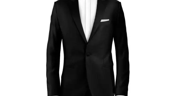 Completo da uomo per black tie dress code: giacca nera, camicia bianca, papillon e pochette. Eleganza senza tempo.