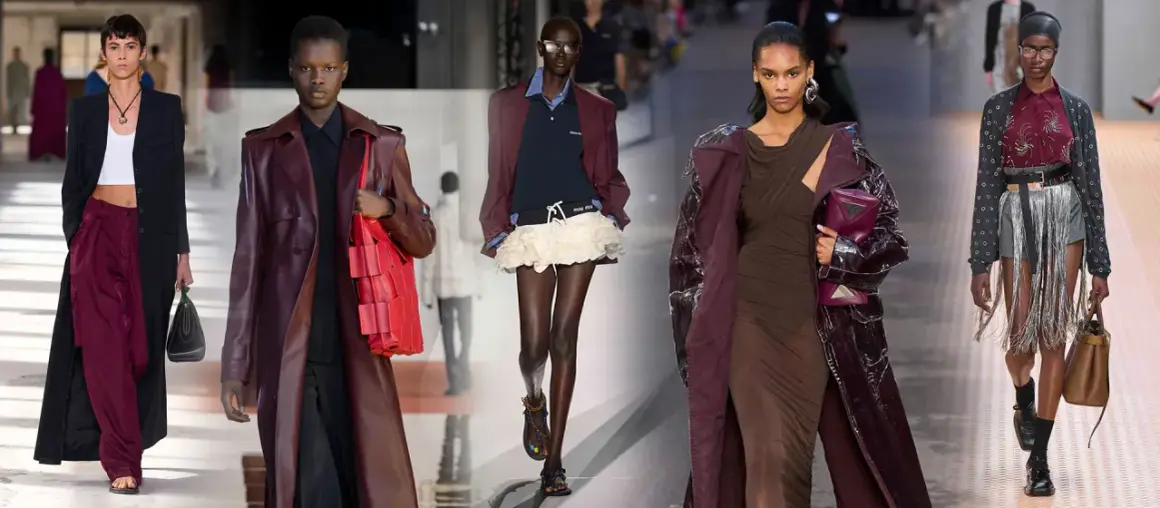 Sfilata di moda con modelli che indossano abiti eleganti. Un perfetto abbinamento bordeaux con trench in pelle e pantaloni ampi.