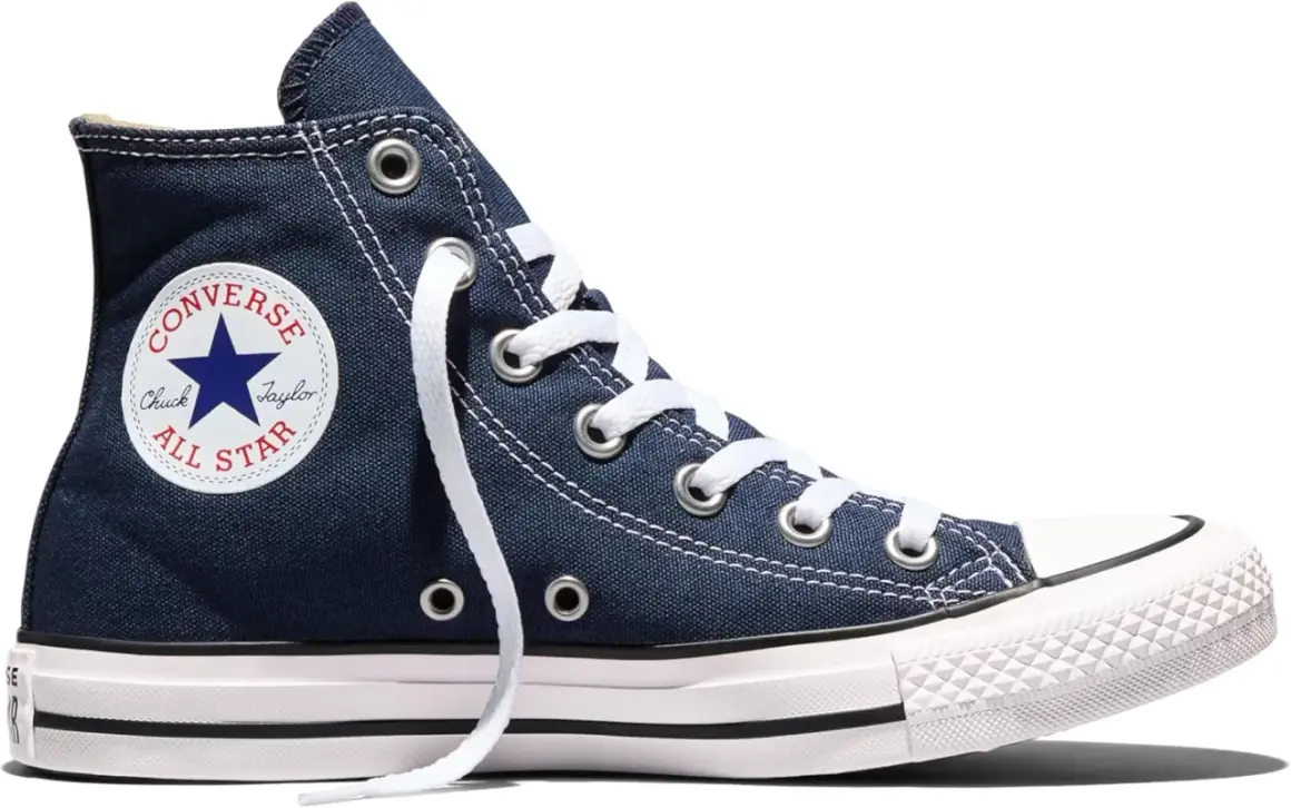Scarpa alta blu Converse All Star con lacci bianchi. Perfetta per ogni occasione, scopri le taglie Converse per trovare il tuo modello ideale.
