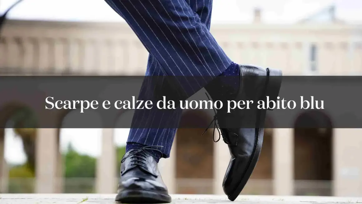 Scarpe nere lucide e calze blu a pois con un abito gessato: ecco come abbinare scarpe blu per un look impeccabile.