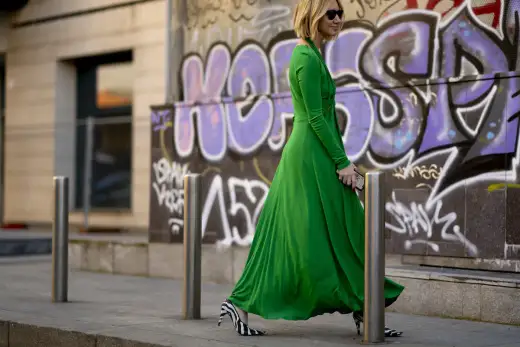 Scarpe sotto abito lungo elegante - La guida definitiva