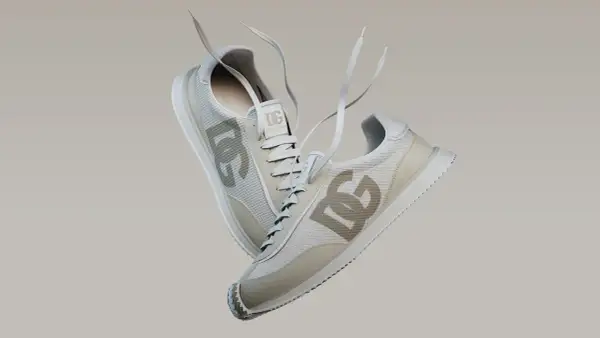 Scarpe Dolce & Gabbana con logo DG. Impara come riconoscere scarpe Dolce e Gabbana false osservando dettagli e materiali.